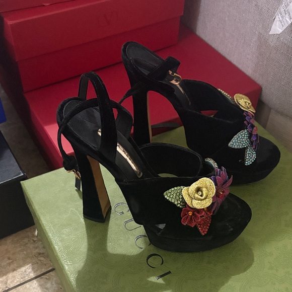 Sophia Webster Black Heels with Multicolor Floral Design - Picture 1 of 5
